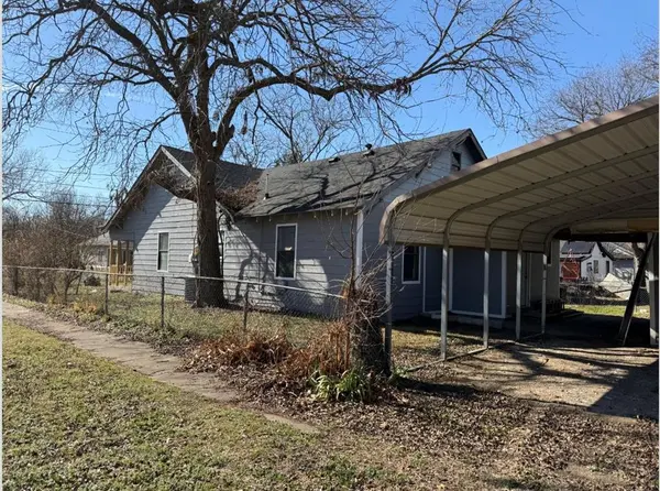 1027 E Lamar Street, Sherman, TX 75090