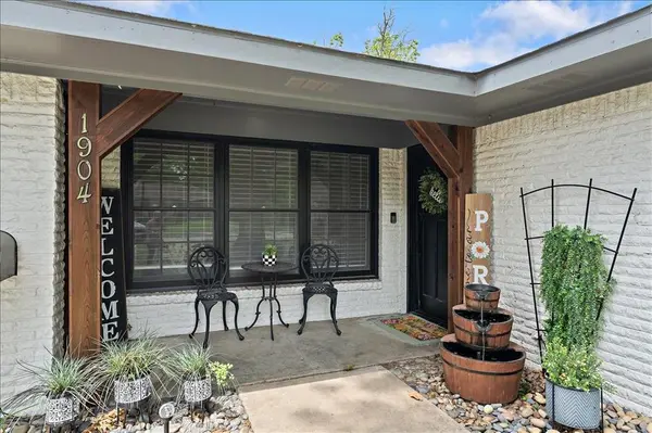 1904 W 4th Avenue, Corsicana, TX 75110