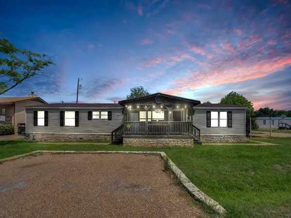 5402 Clear View Drive, Granbury, TX 76048