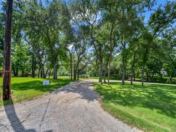 5402 Clear View Drive, Granbury, TX 76048