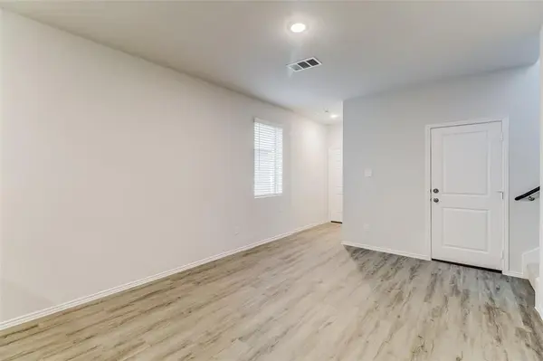 1302 Jonah Lane, Ennis, TX 75119