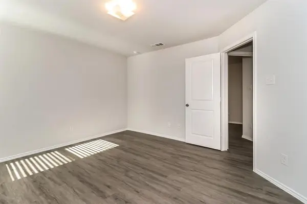 5532 Shore Point Trail, Fort Worth, TX 76119