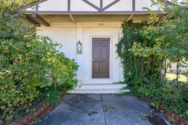 916-B E Hubbard Street, Mineral Wells, TX 76067