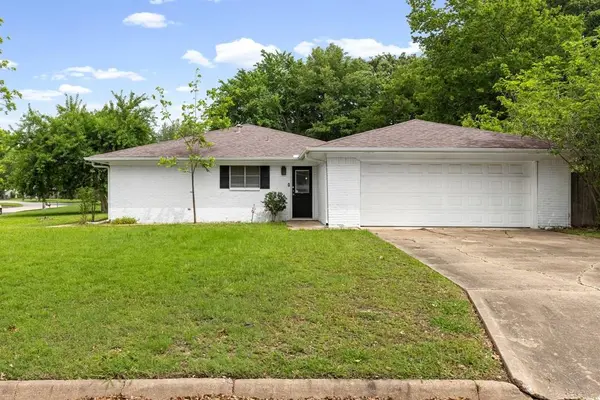 2906 Tanglewood Drive, Commerce, TX 75428