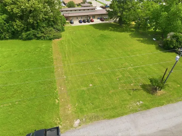 304-306 W 18th, Mount Pleasant, TX 75455