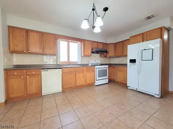 430 Elm St, Kearny Town, NJ 07032