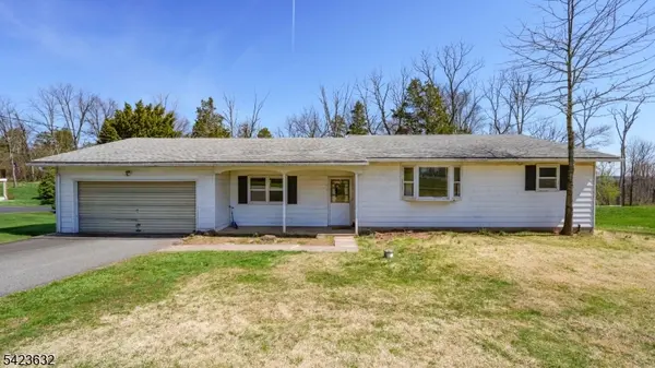 7 Charles Rd, Holland Twp., NJ 08848