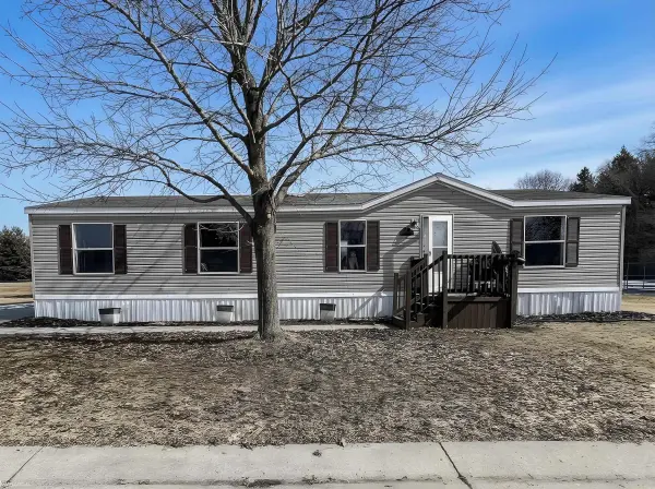 2905 Mulberry DR, Clarkstoncity_oakland, MI 48348