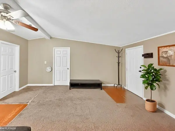 2905 Mulberry DR, Clarkstoncity_oakland, MI 48348