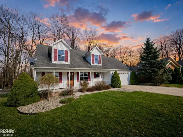 54690 Beacon Cove CIR, Newbaltimorecity_macomb, MI 48047