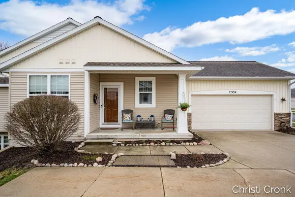 7334 Watermark DR, Allendalechartertownship_ottawa, MI 49401