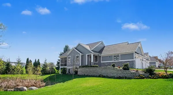 2424 Ravines Trail DR SW #1, Byrontownship_kent, MI 49315