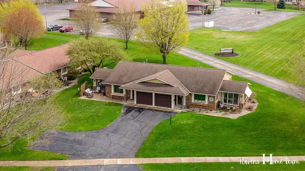 3072 Beechridge DR #64, Hudsonvillecity_ottawa, MI 49426