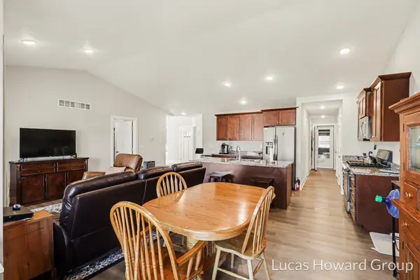 1249 S Village CIR, Oshtemochartertownship_kalamazoo, MI 49009