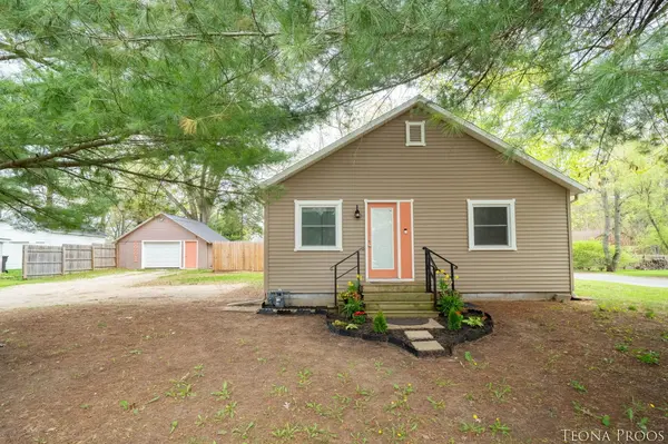 221 Bridge RD, Allegancity_allegan, MI 49010