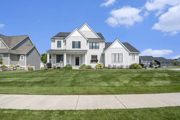 8224 Boardwalk DR SW, Byrontownship_kent, MI 49315