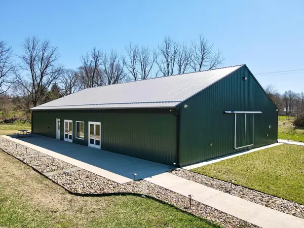 988 E State ST, Cassopolisvillage_cass, MI 49031