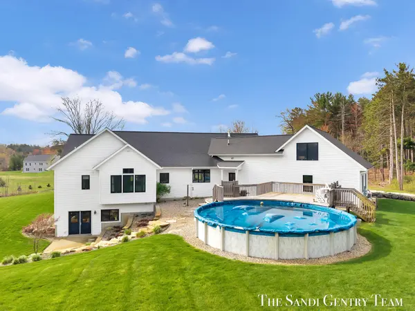 16527 Lake Michigan DR, Grand Haven Twp, MI 49460