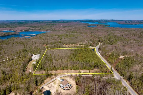 9595 Mud Lake RD, Greenlaketownship_grandtraverse, MI 49643