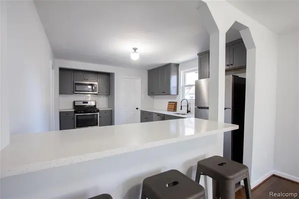 1308 E Milton, Hazelparkcity_oakland, MI 48030