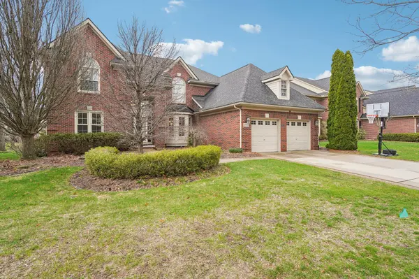 41038 Scarborough LN, Novicity_oakland, MI 48375