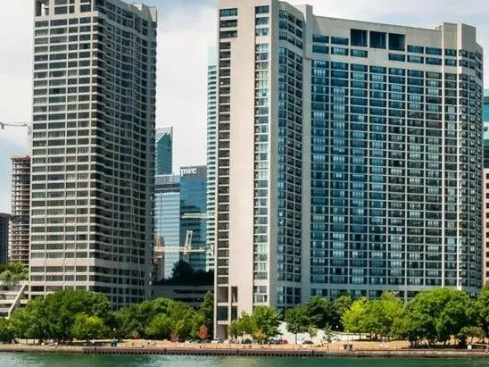 33 Harbour SQ #2803, Toronto C01, ON M5J 2G2