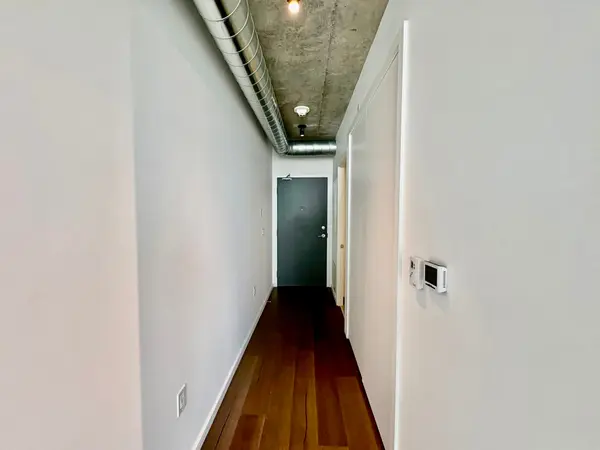 21 Lawren Harris SQ #514, Toronto C08, ON M5A 0T4