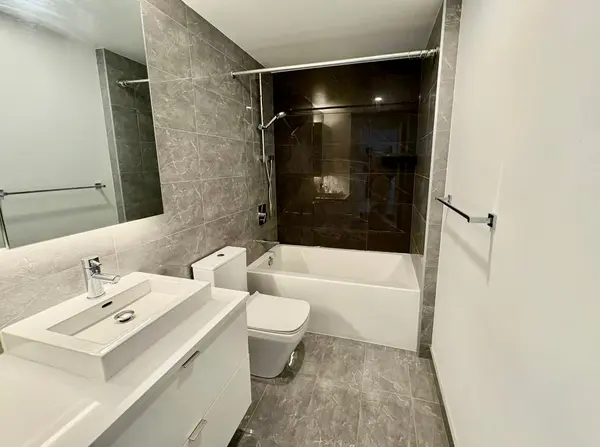 21 Lawren Harris SQ #514, Toronto C08, ON M5A 0T4