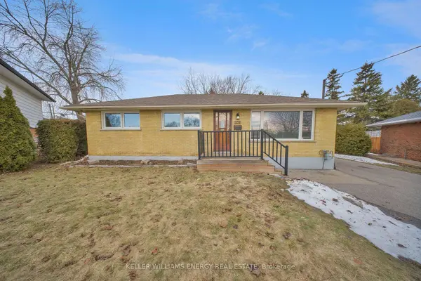 372 Garden CT, Oshawa, ON L1J 3E4