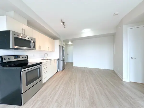 763 Woodbine AVE #404, Toronto E02, ON M4E 2J4