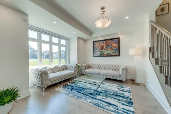 21 Kohn LN, Markham, ON L6C 3J3