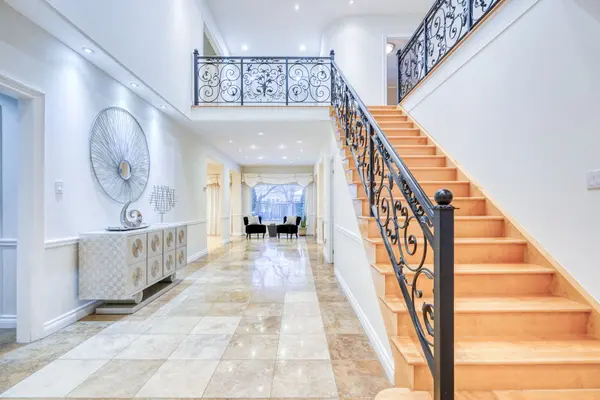 69 Ava CRES, Richmond Hill, ON L4B 2X5