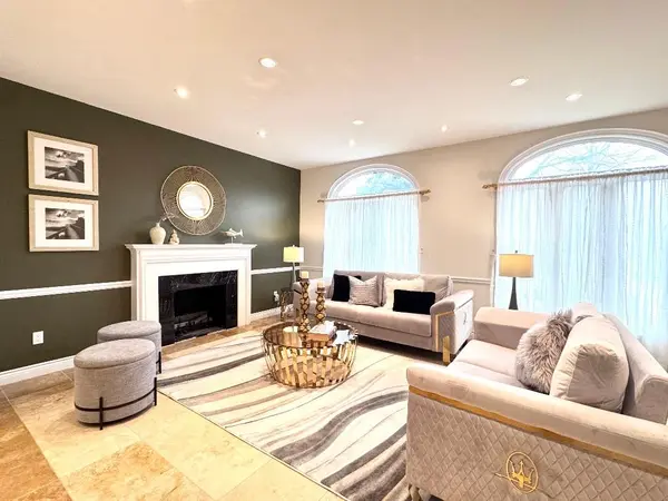 69 Ava CRES, Richmond Hill, ON L4B 2X5