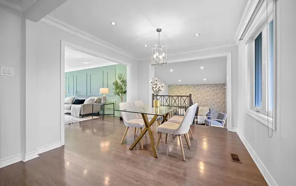 1207 Pinegrove RD, Oakville, ON L6L 2W8