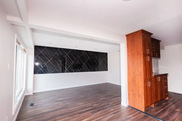 87 Carisbrooke CT #87, Brampton, ON L6S 3K1