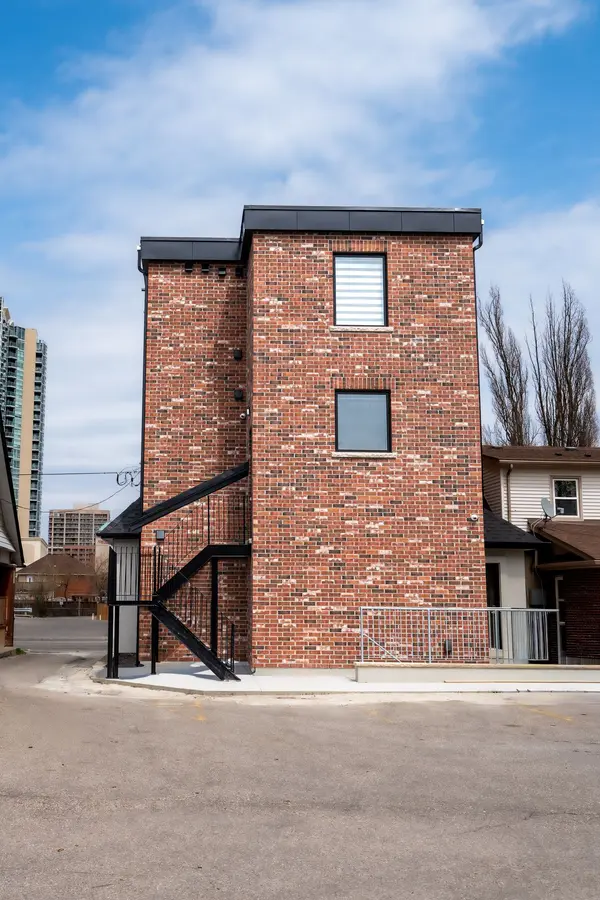 5 Mill ST N ##3, Brampton, ON L6X 1S5