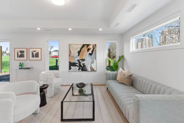 15 Acorn AVE #Unit 5, Toronto W08, ON M9B 3P7