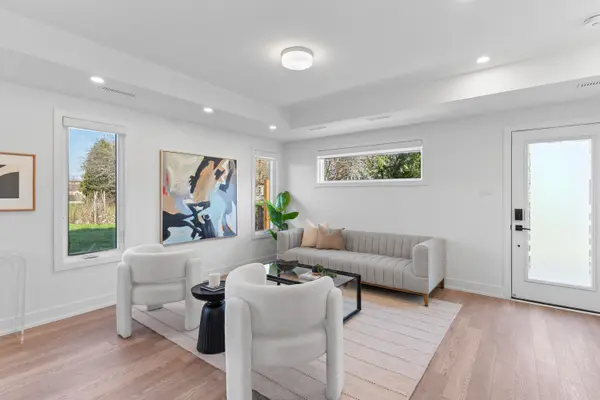 15 Acorn AVE #Unit 5, Toronto W08, ON M9B 3P7