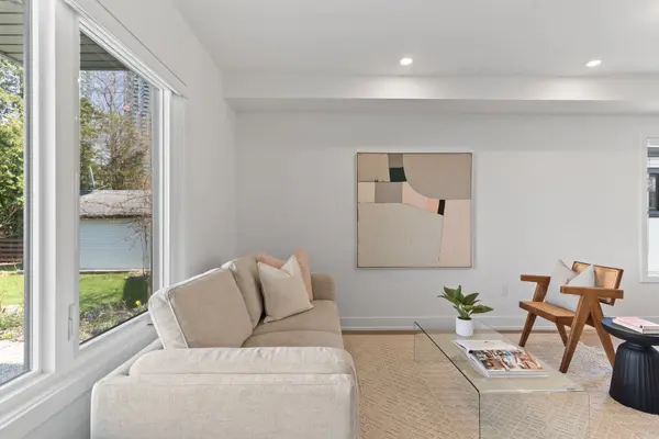 15 Acorn AVE #Unit 1, Toronto W08, ON M9B 3P7