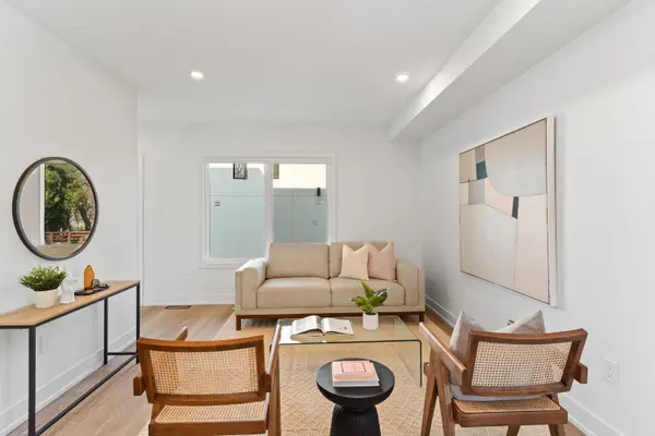 15 Acorn AVE #Unit 1, Toronto W08, ON M9B 3P7