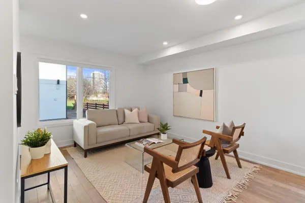 15 Acorn AVE #Unit 1, Toronto W08, ON M9B 3P7