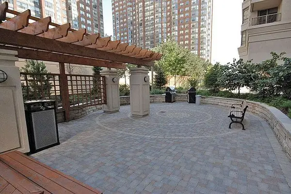 310 Burnhamthorpe RD W #2102, Mississauga, ON L5B 4P9