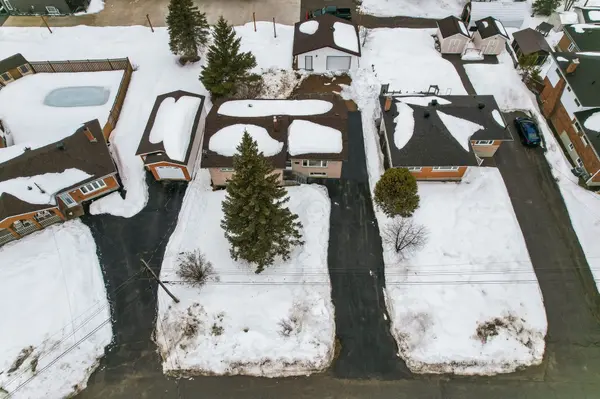 1729 Charles CT, Greater Sudbury, ON P3N 1H3