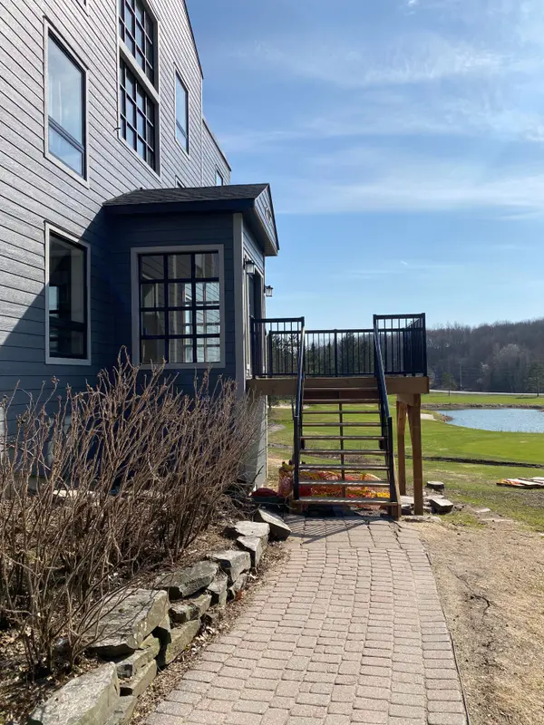 1235 Deerhurst DR #54-107, Huntsville, ON P1H 2E8