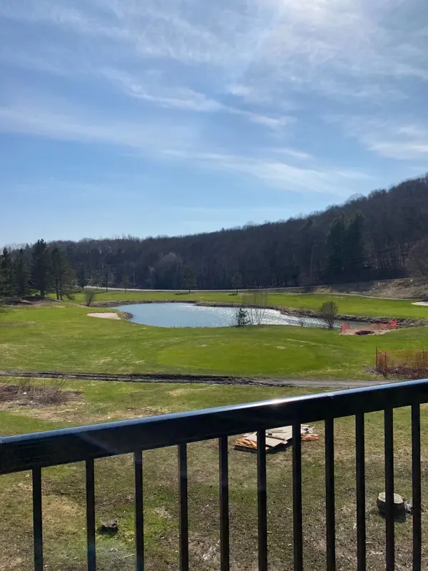 1235 Deerhurst DR #54-107, Huntsville, ON P1H 2E8