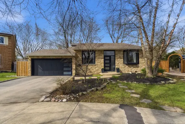 29 Melissa CRES, Hamilton, ON L9H 7C5