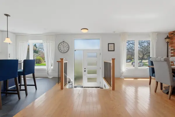 29 Melissa CRES, Hamilton, ON L9H 7C5