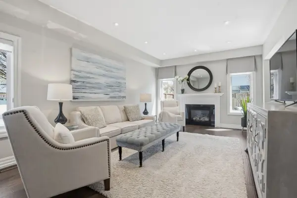 441 STONEHENGE DR #40, Hamilton, ON L8K 0B1