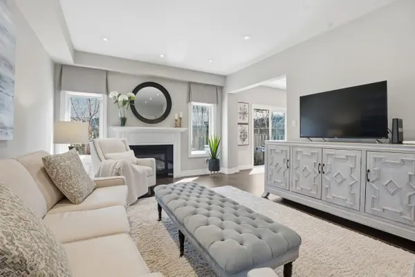 441 STONEHENGE DR #40, Hamilton, ON L8K 0B1