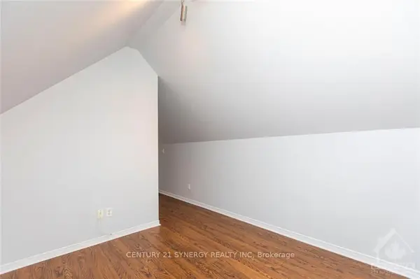 450 Maclaren ST #11, Ottawa Centre, ON K1R 5K6